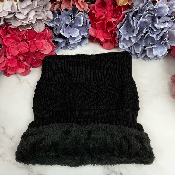 3 in 1 Fleece Lined Beanie Ring Scarf Ponytail Hat - Picture 14 of 16